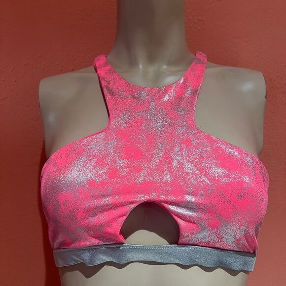 BEACH BUNNY BIKINI TOP.. - Picture 1 of 8